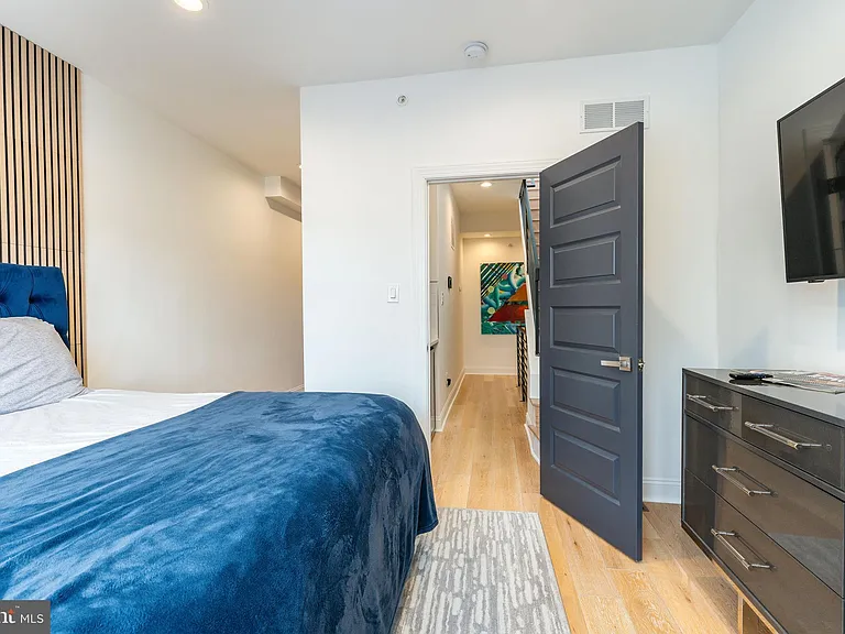 2147 Cross St — Photo 22