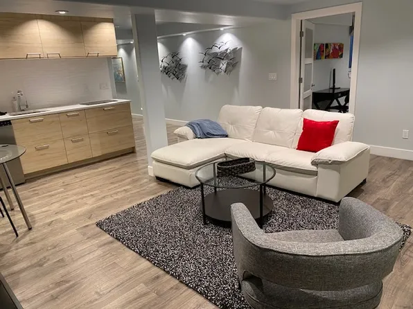 2963 Akron Ct, Denver, CO 80238