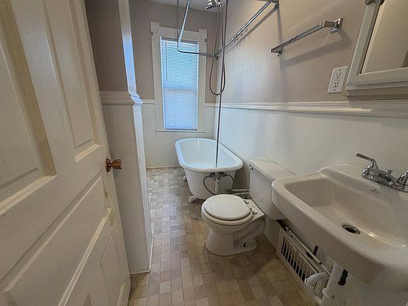 3rd image of 515 S 4th St APT 2