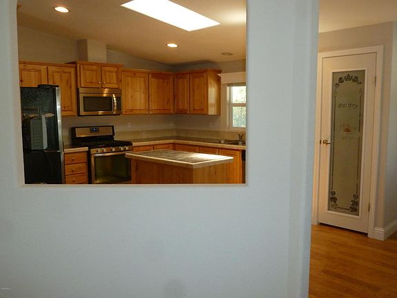 3rd image of 102 Pollock Ln #102