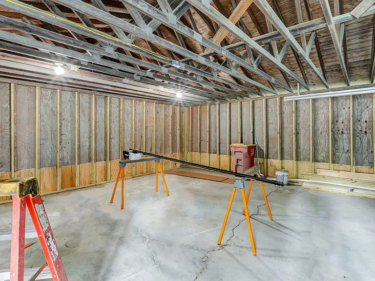 2560 Iron Springs Rd — Photo 31
