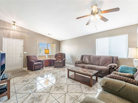 5th image of 3846 Down Quilt Ct