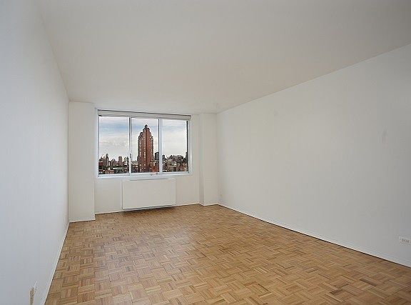 4th image of 424 W End Ave #1905