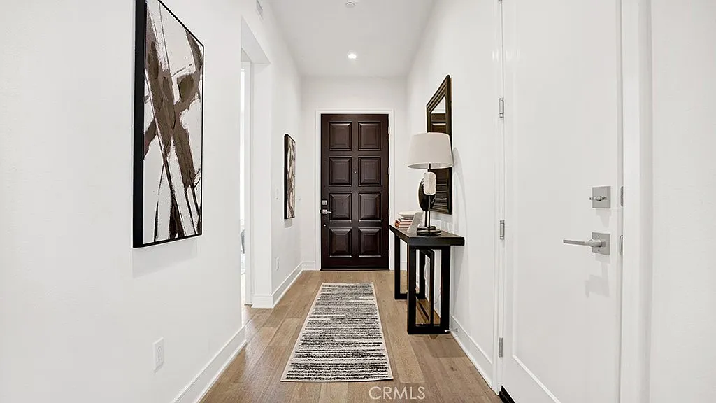 4 bed, 2742 sqft, $6,700 — Photo 3