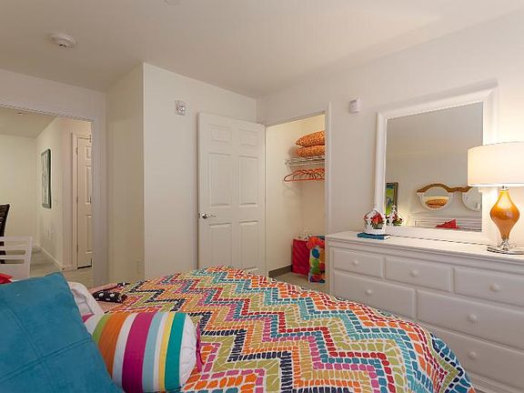 2nd image of 418 Gatehouse Dr