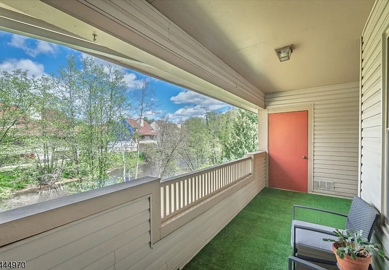 303 Tavistock Cherry Hl — Photo 4