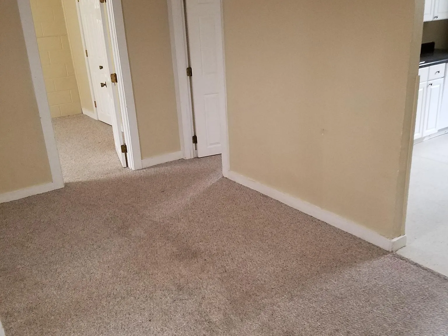 2 bed, 650 sqft, $725 — Photo 2