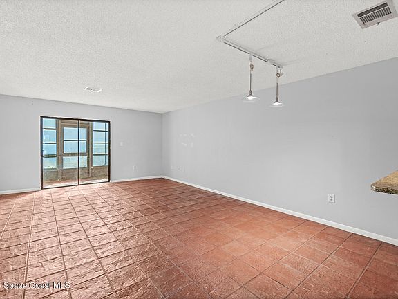 4th image of 155 Kristi Dr