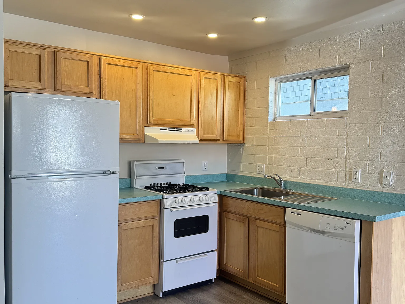 Garfield Court - 805/3 — Photo 4