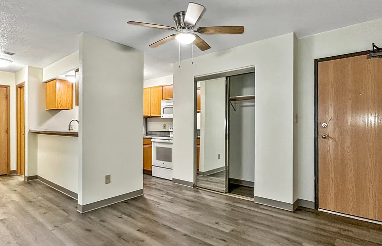 Hamlet Apartments — Photo 32
