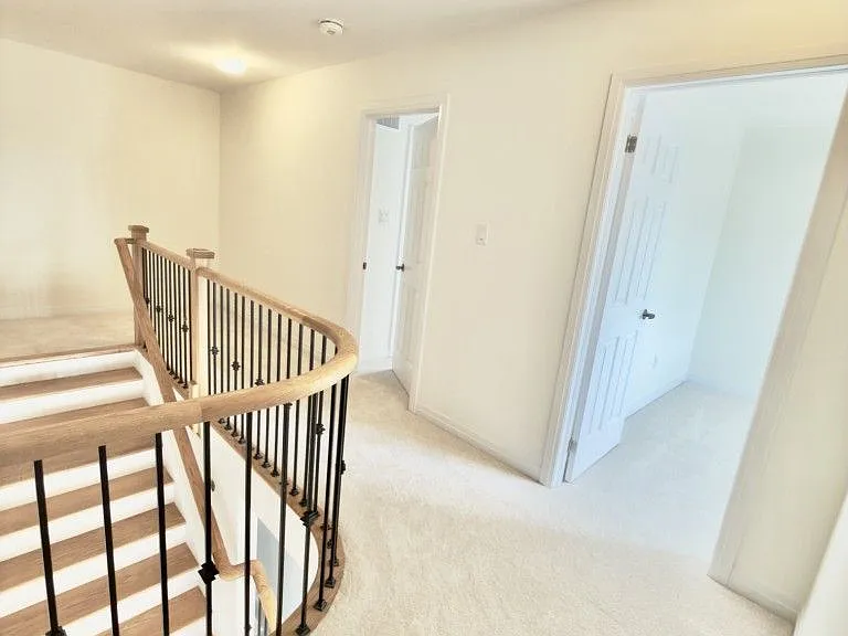 165 Wilmot Rd — Photo 34