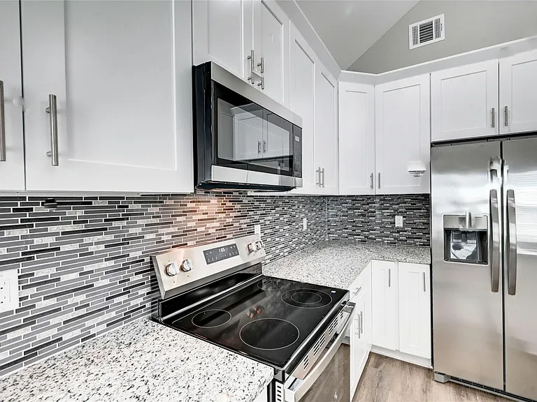 8695 Sassafras St — Photo 10