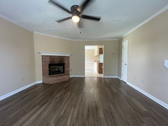 2nd image of 9025 Creekside Dr