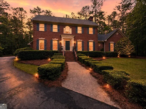 5784 Kentucky Downs Dr, Macon, GA 31210