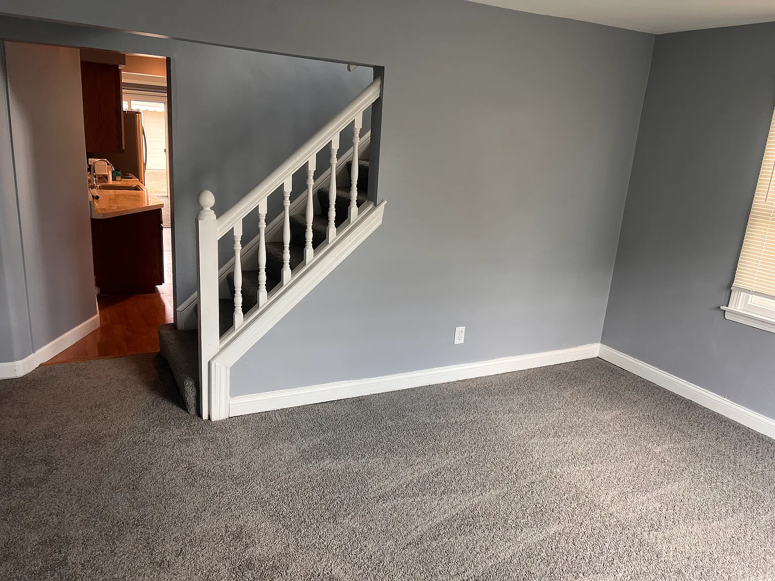 3 bed, 1305 sqft, $1,600 — Photo 2