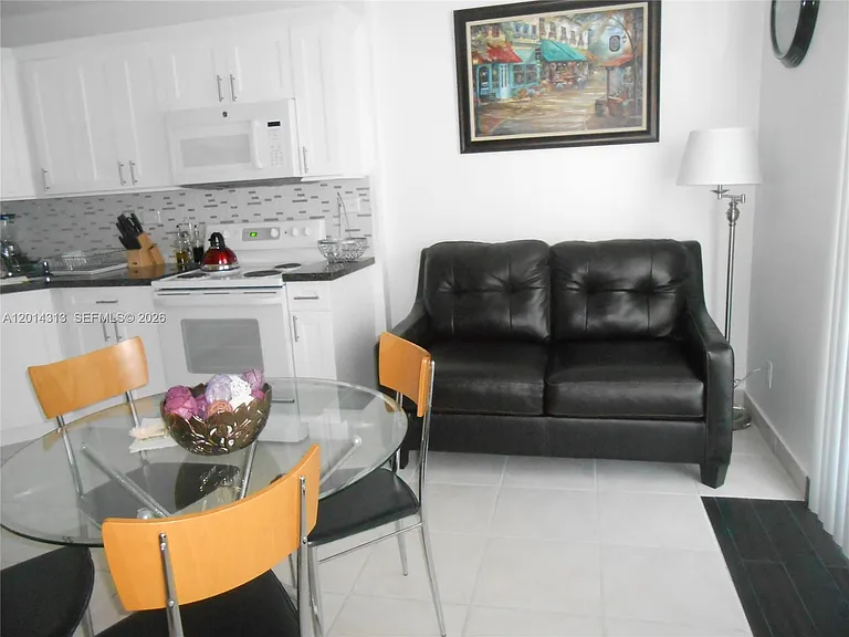 5401 Collins Ave #932 — Photo 6