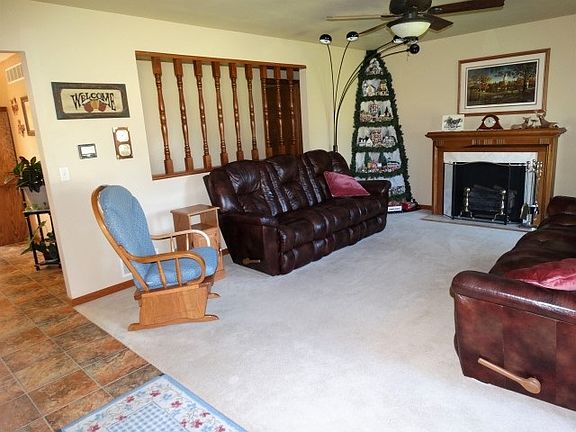 2nd image of 1440 Ashwood Dr