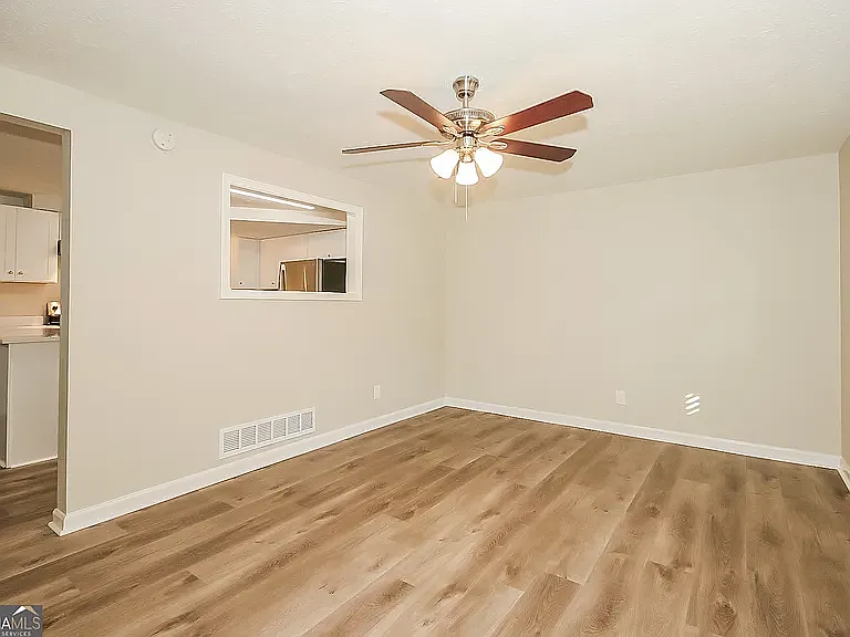 5926 S Bear Dr — Photo 2