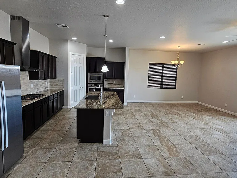 Open Kitchen