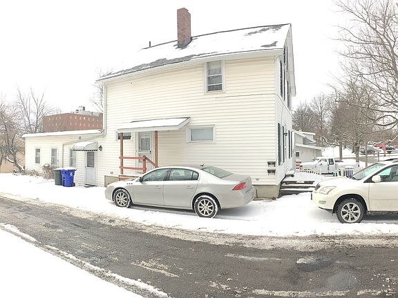 4th image of 110 Van Buren Ave