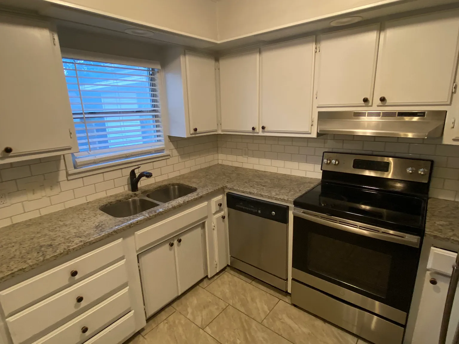 1 bed, $1,325 — Photo 3