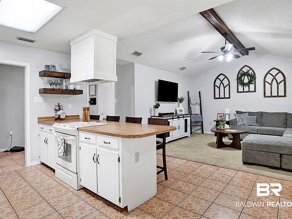 3rd image of 198 Tavares Dr