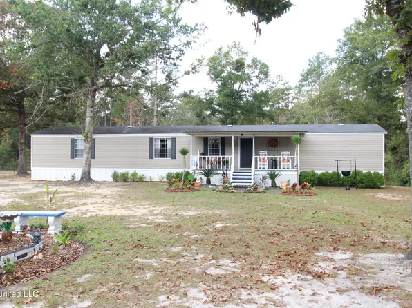 139 Knollcrest Dr, Lucedale, MS 39452