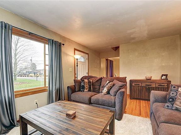 3rd image of 2416 Willowhurst Cir
