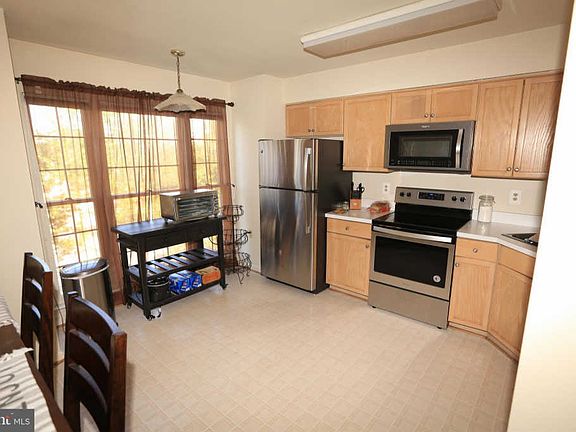 3rd image of 8068 Hilliard Dr