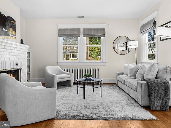 3rd image of 3032 Stephenson Pl NW