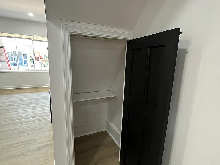 5856 Walton Ave — Photo 38