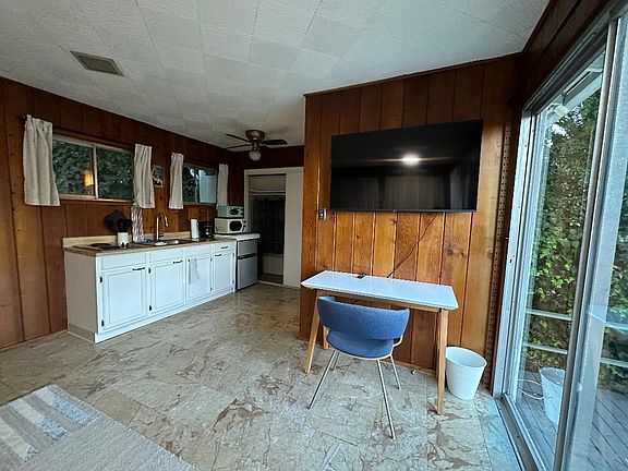 3rd image of 3732 York Blvd