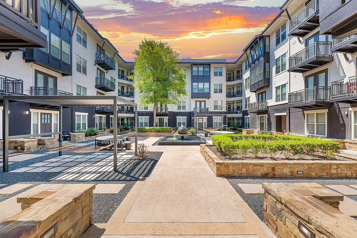 Building Photo - MAA West Austin