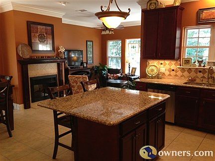 Kitchen/Keeping ROOM