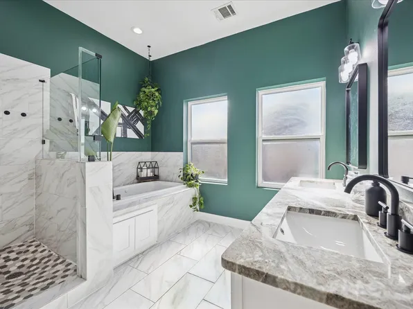 2108 Oatfield Dr, Houston, TX 77018