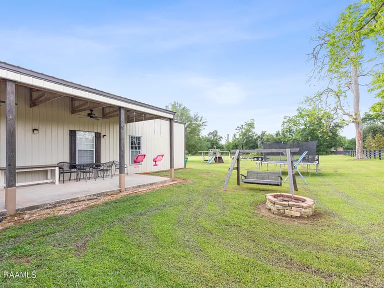 1120 E Butcher Switch Rd — Photo 24