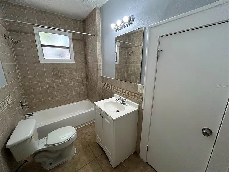 524 Basswood St — Photo 5