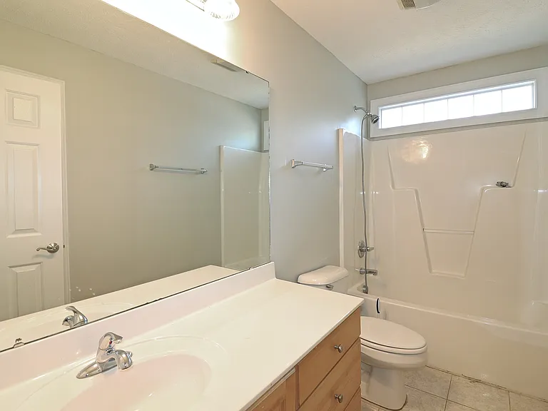 195 Russet Ct — Photo 12