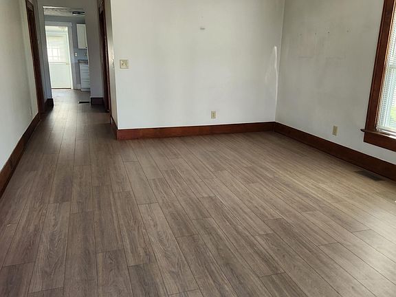 3rd image of 1023 S Clay St