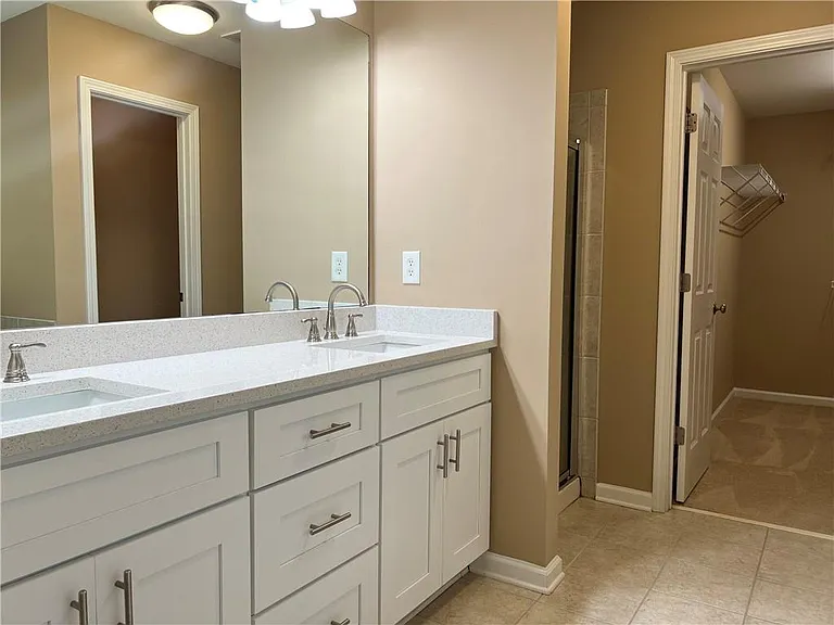 3413 Stoneham Dr — Photo 12