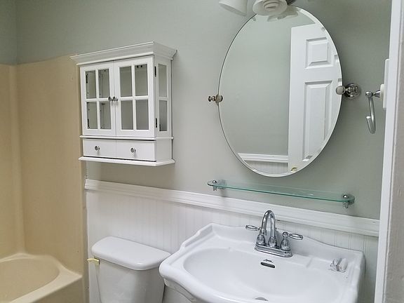 5th image of 24 Deerfield Dr