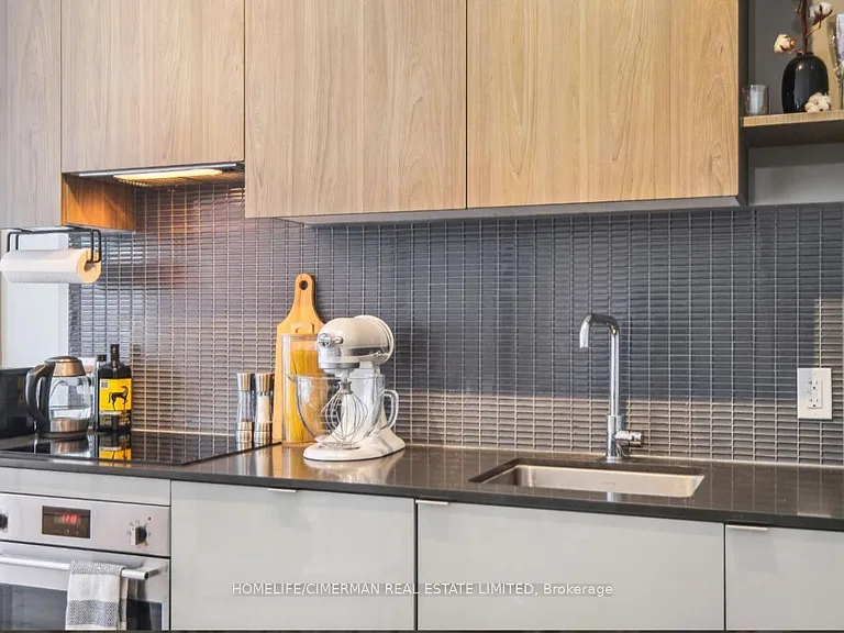 161 Roehampton Ave #3608 — Photo 7