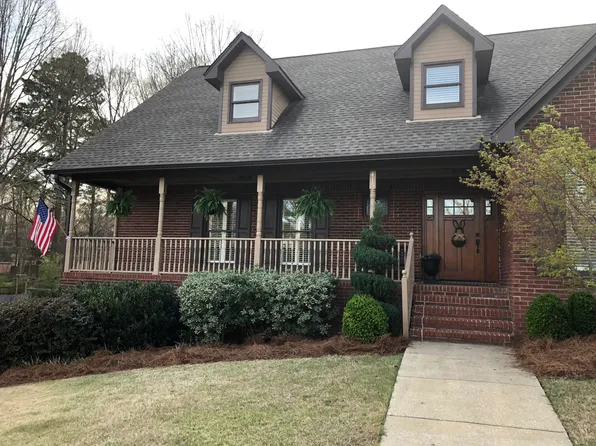 415 Roundabout Dr, Trussville, AL 35173