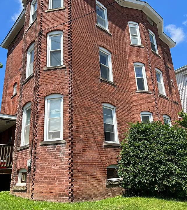 76 Silver St #1