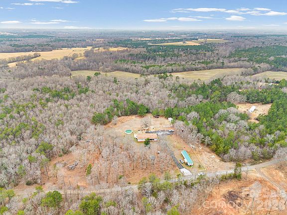 4th image of 166 Fleece Ln