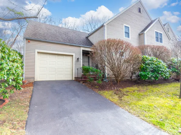 2 Bishops Park, Mashpee, MA 02649