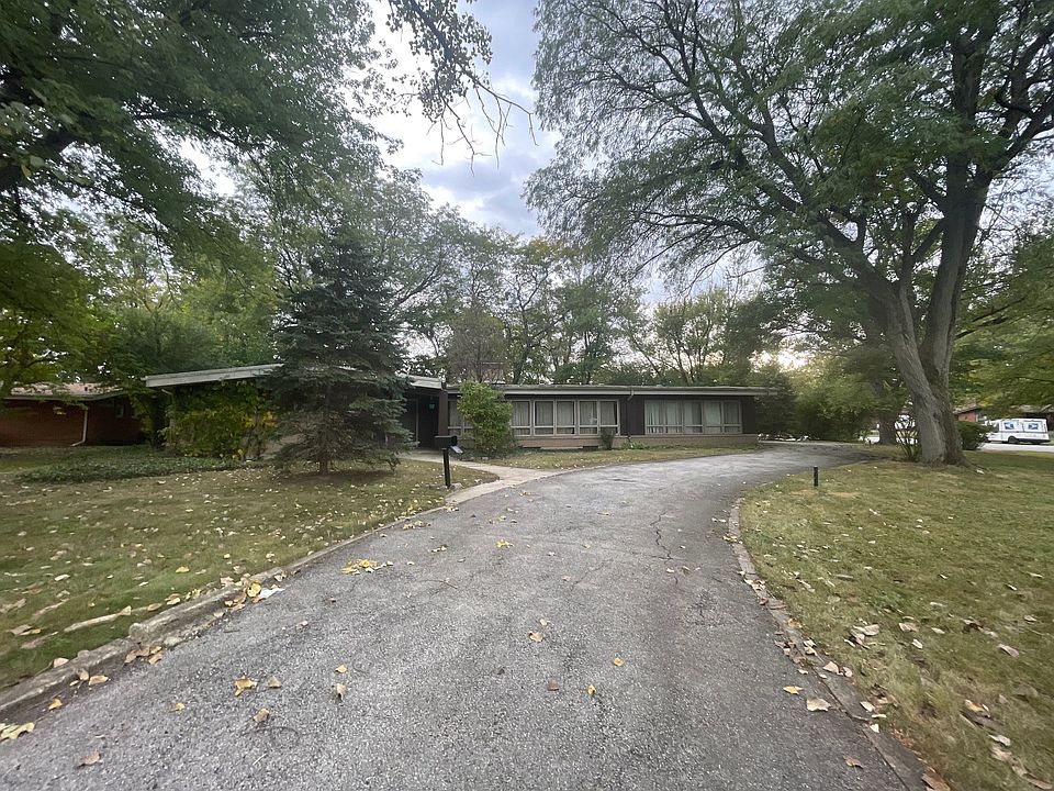 1st image of 658 Brookwood Dr