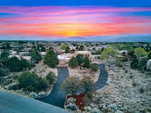 1125 Marigold Dr NE, Albuquerque, NM 87122