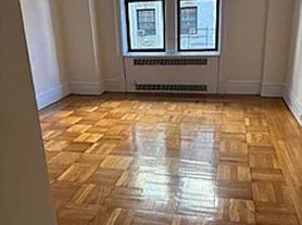 2586 Broadway