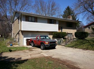 2746 Coldsprings Dr, Dayton, OH 45434